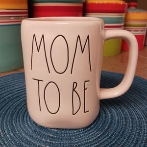 Rae Dunn MOM TO BE Mug